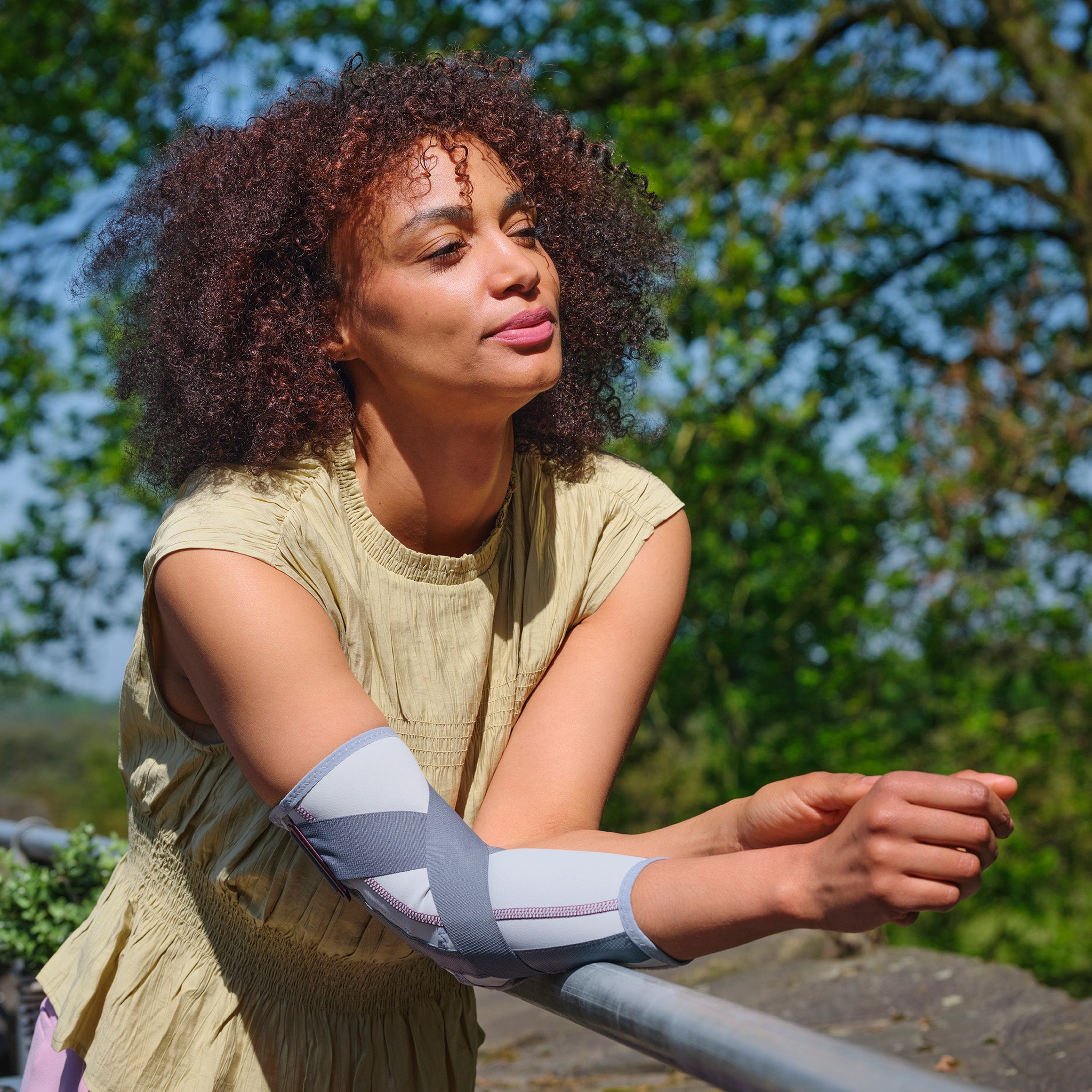 Albuestøtte Push Med for overstrukket albueledd